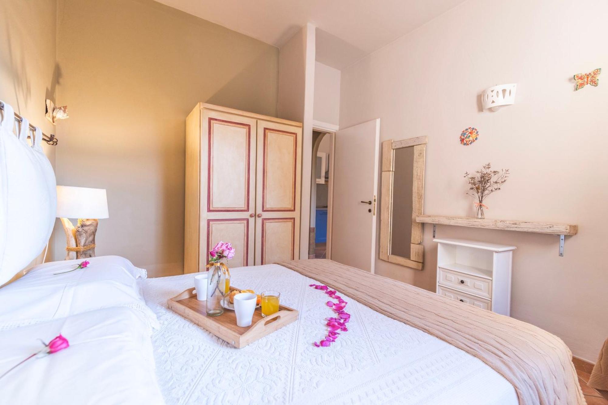 La Dimora Di Amaranta Apartment Бая Сардиния Екстериор снимка